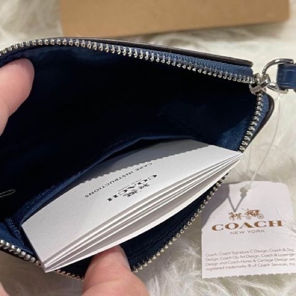 Coach wristlet - Picture 3 of 3